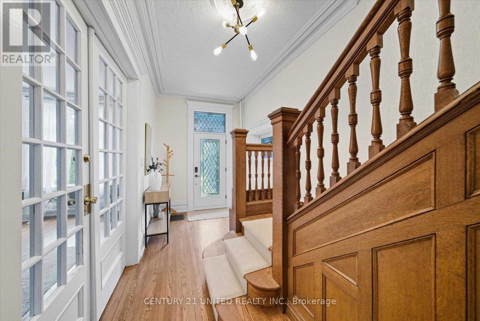 559 Downie Street, Peterborough (Town Ward 3), Ontario  K9H 4J7 - Photo 5 - X12434862