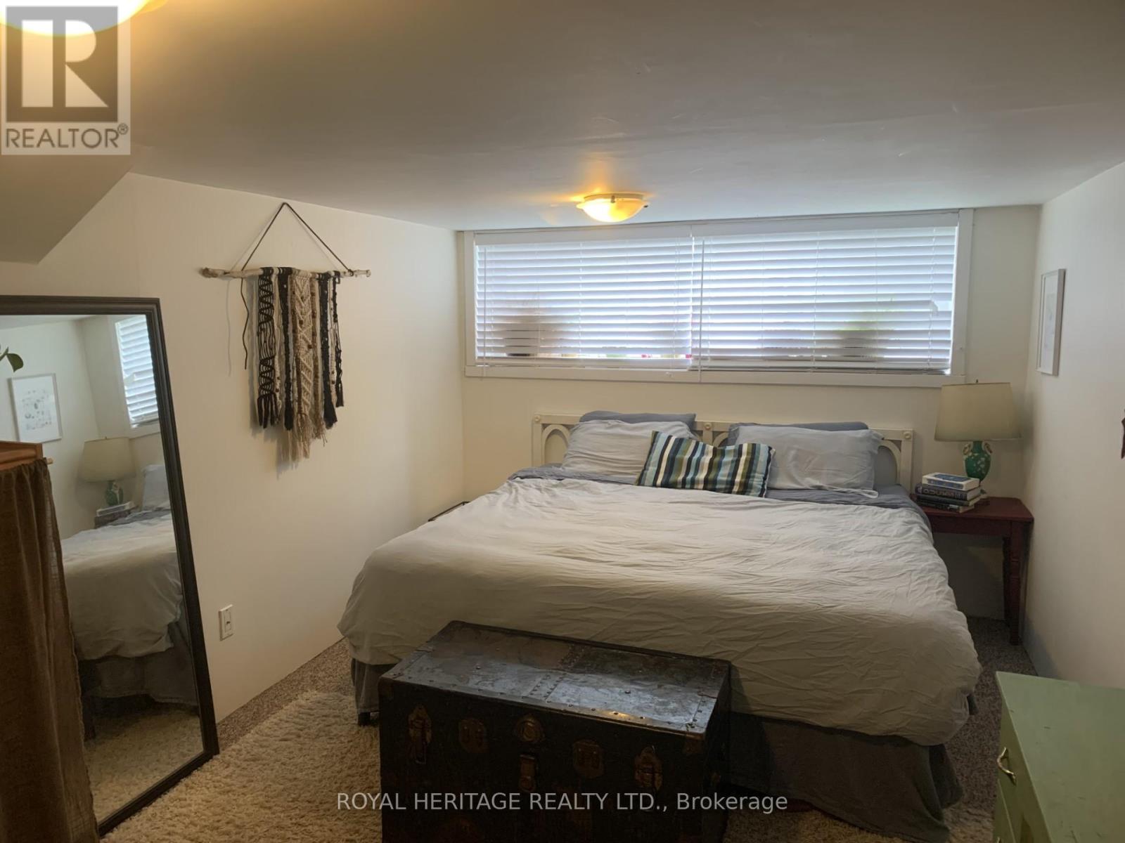 276 Parkhill Road W, Peterborough (Northcrest Ward 5), Ontario  K9H 3H5 - Photo 8 - X12435009