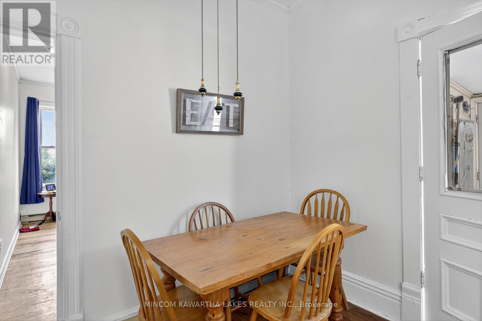 563 Aylmer Street N, Peterborough (Town Ward 3), Ontario  K9H 3W8 - Photo 11 - X12436474