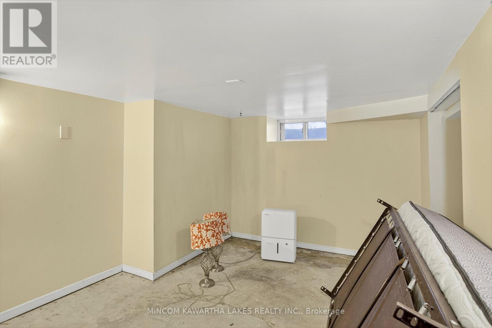 563 Aylmer Street N, Peterborough (Town Ward 3), Ontario  K9H 3W8 - Photo 34 - X12436474