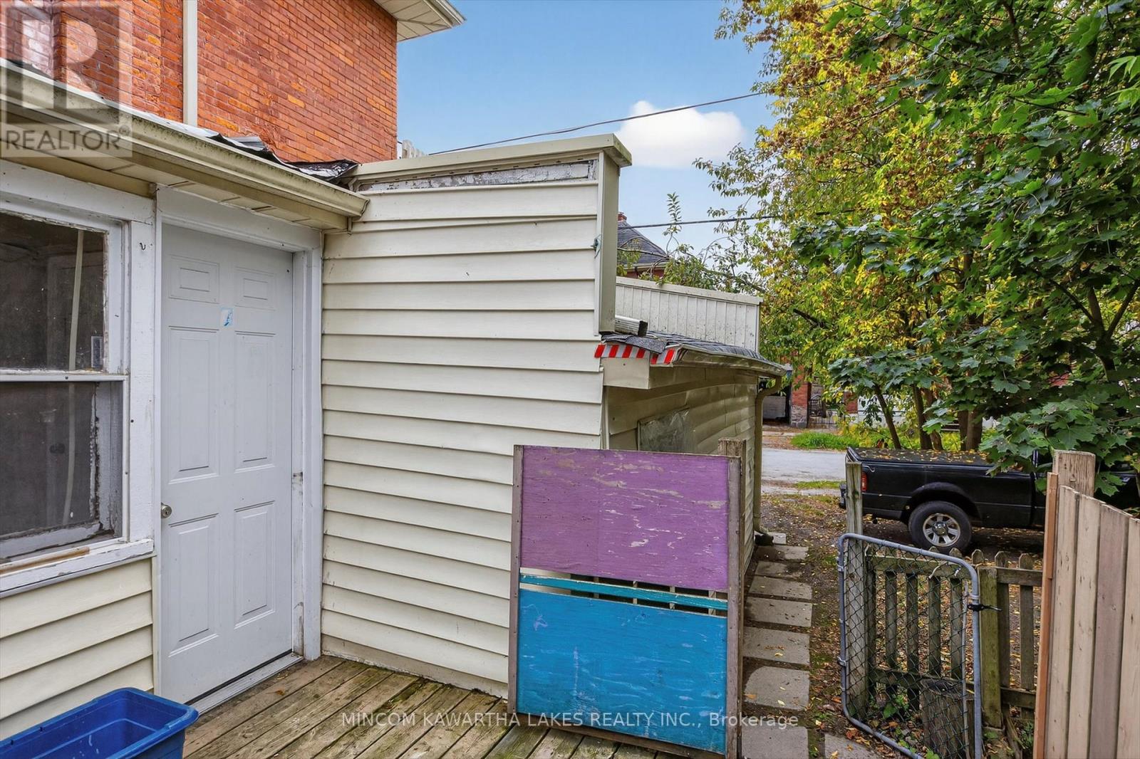 563 Aylmer Street N, Peterborough (Town Ward 3), Ontario  K9H 3W8 - Photo 43 - X12436474