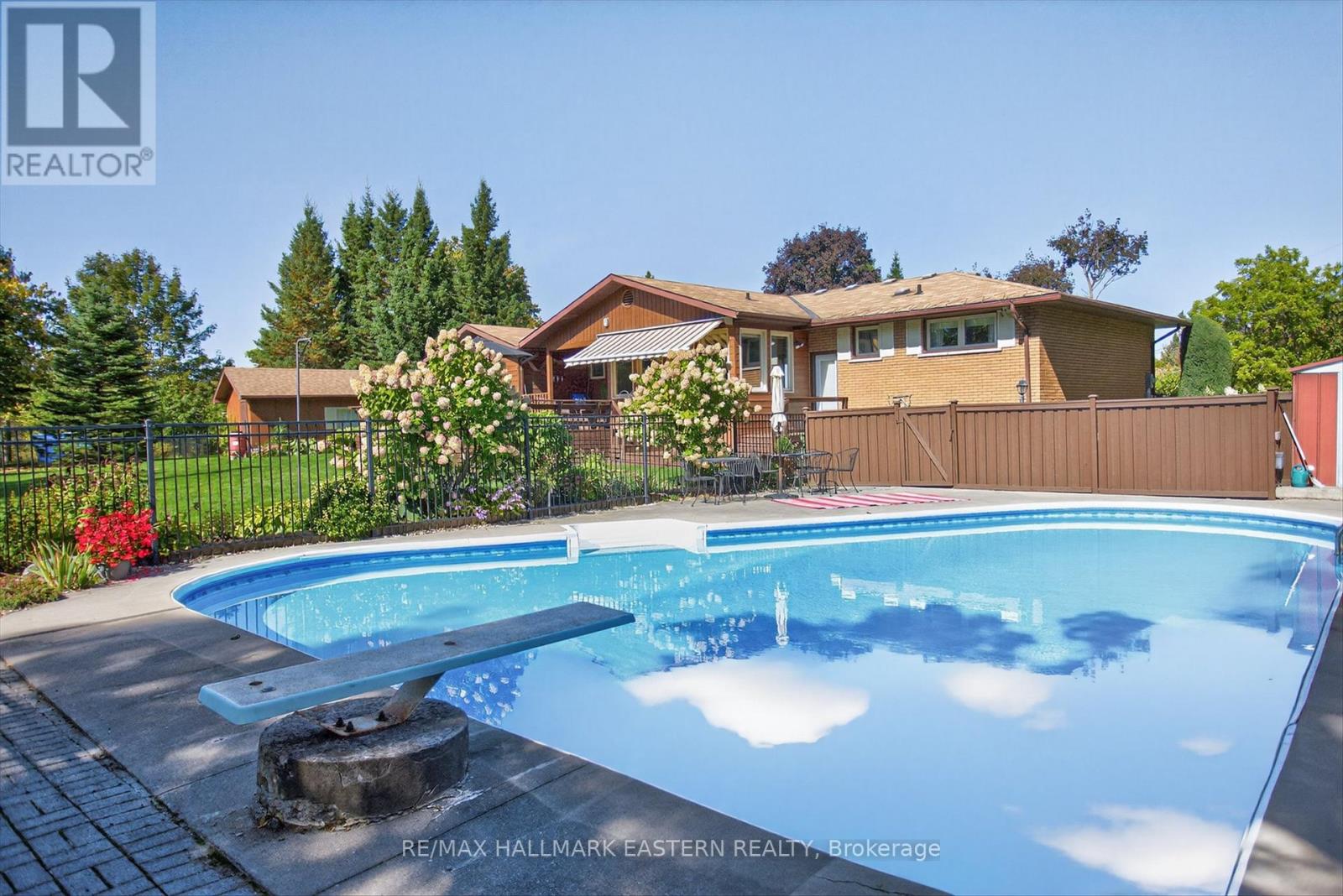 244 Patricia Crescent, Selwyn, Ontario  K9J 0C7 - Photo 33 - X12436576