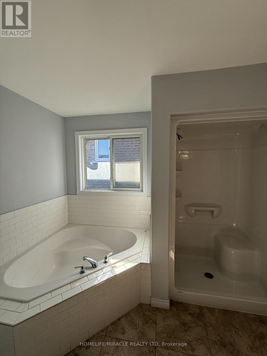 308 Mullighan Gardens, Peterborough (Monaghan Ward 2), Ontario  K9K 0H2 - Photo 22 - X12436233
