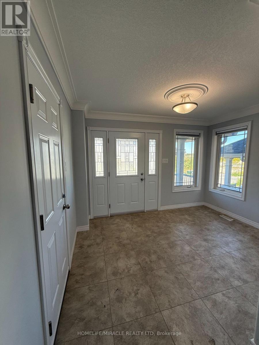 308 Mullighan Gardens, Peterborough (Monaghan Ward 2), Ontario  K9K 0H2 - Photo 4 - X12436233