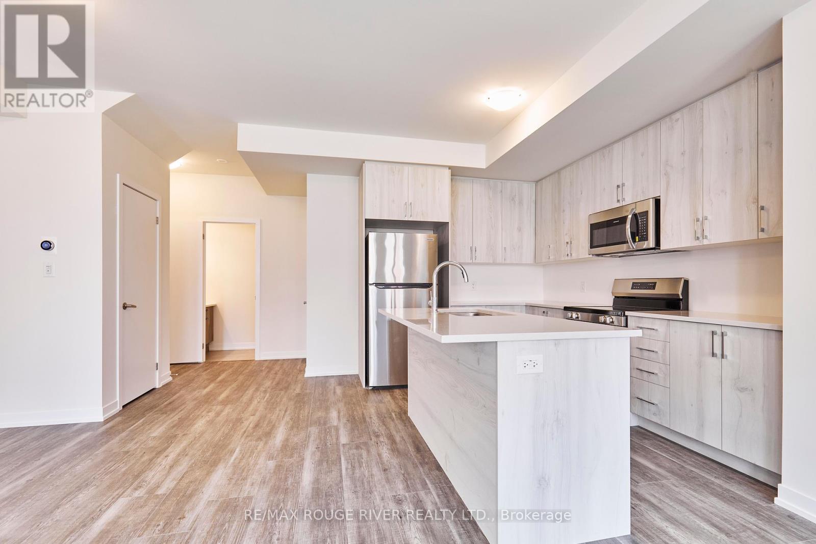 106 Ziibi Way, Clarington (Newcastle), Ontario  L1B 0W5 - Photo 5 - E12436405
