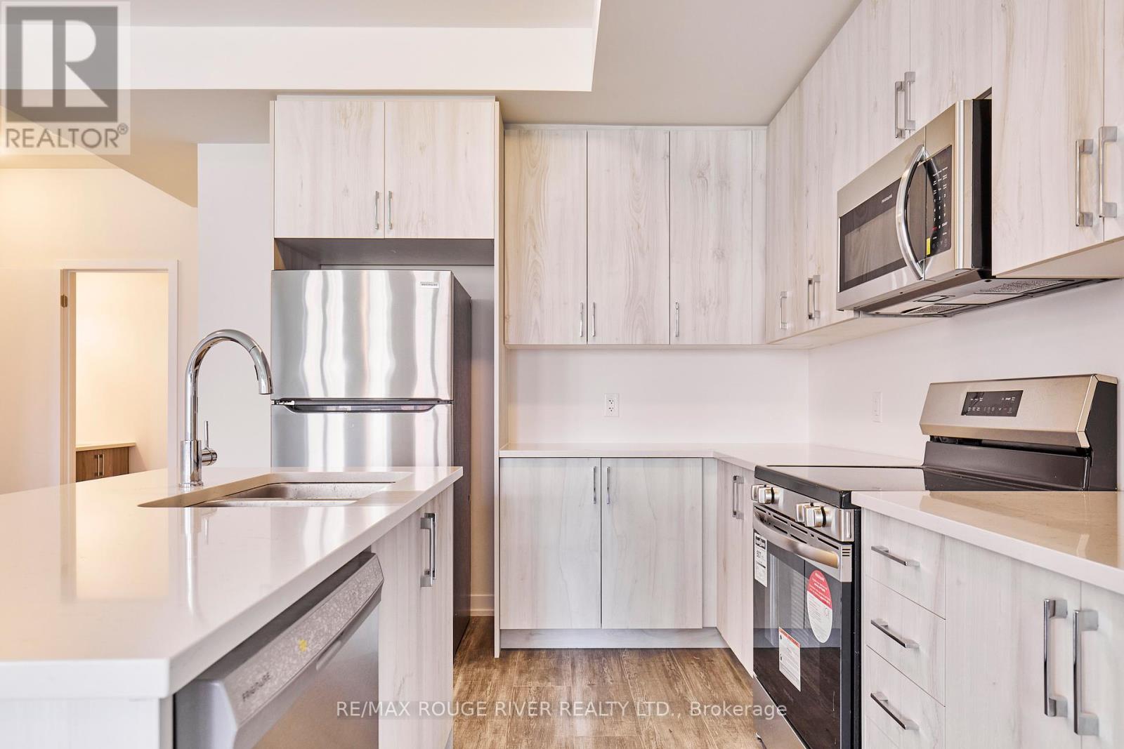 94 Ziibi Way, Clarington (Newcastle), Ontario  L1B 0W5 - Photo 3 - E12436415