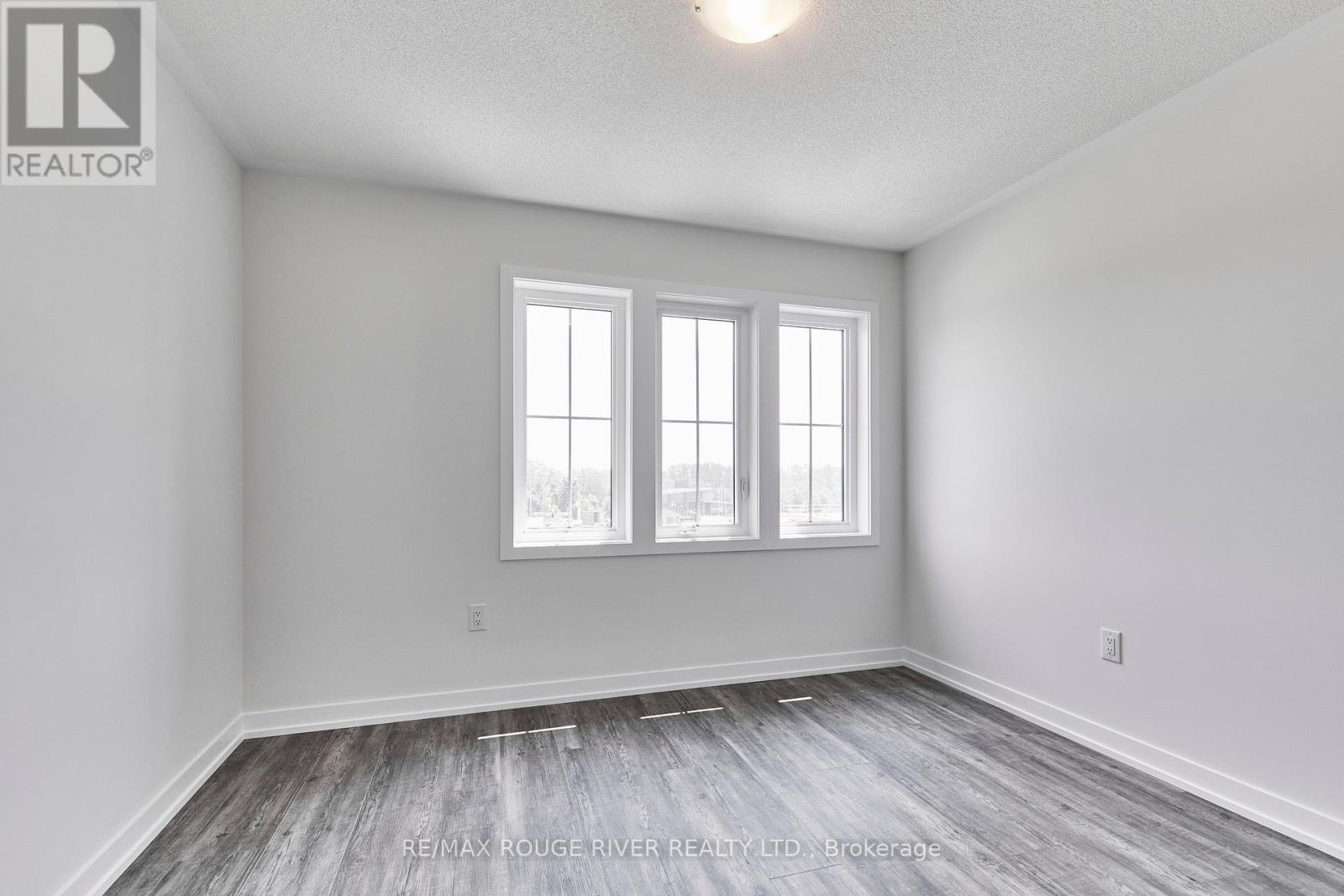 94 Ziibi Way, Clarington (Newcastle), Ontario  L1B 0W5 - Photo 9 - E12436415