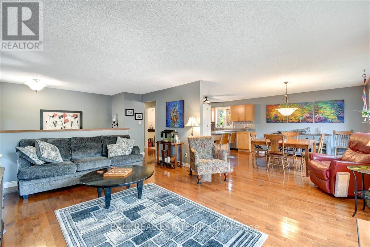 5 Oak Street, Bancroft (Bancroft Ward), Ontario  K0L 1C0 - Photo 11 - X12436895