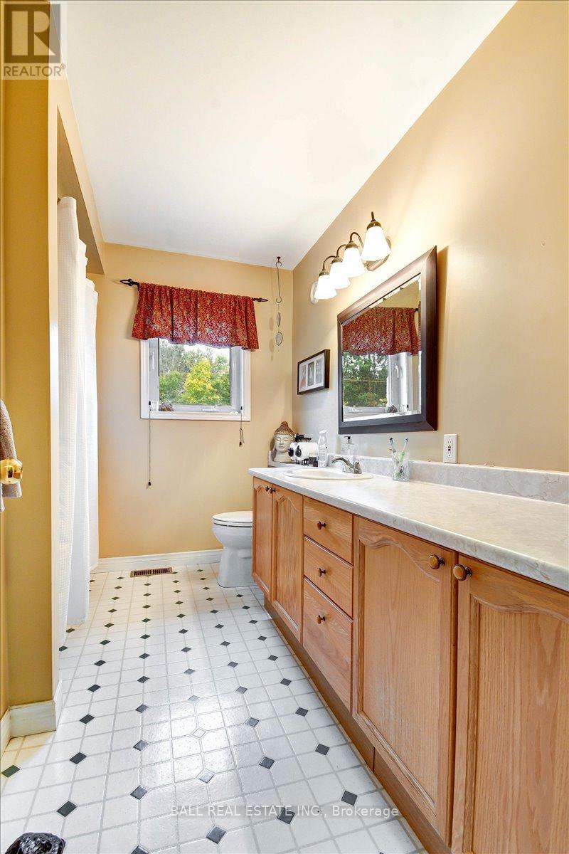5 Oak Street, Bancroft (Bancroft Ward), Ontario  K0L 1C0 - Photo 17 - X12436895