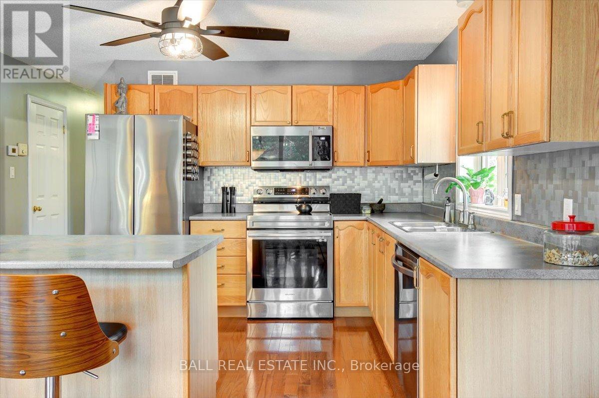 5 Oak Street, Bancroft (Bancroft Ward), Ontario  K0L 1C0 - Photo 6 - X12436895