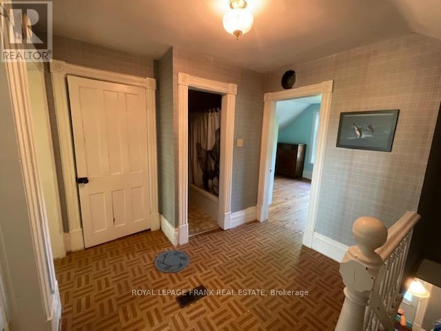 168 Rubidge Street, Peterborough (Town Ward 3), Ontario  K9J 3N7 - Photo 3 - X12437281