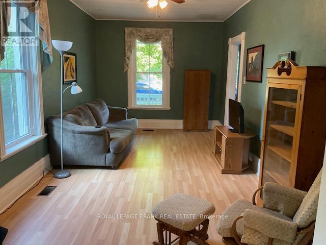 168 Rubidge Street, Peterborough (Town Ward 3), Ontario  K9J 3N7 - Photo 5 - X12437281