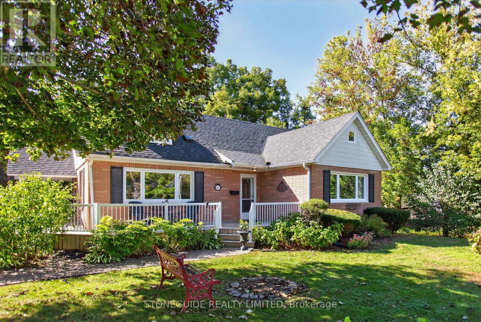 239 Rogers Street, Peterborough (Ashburnham Ward 4), Ontario  K9H 1W2 - Photo 3 - X12437616