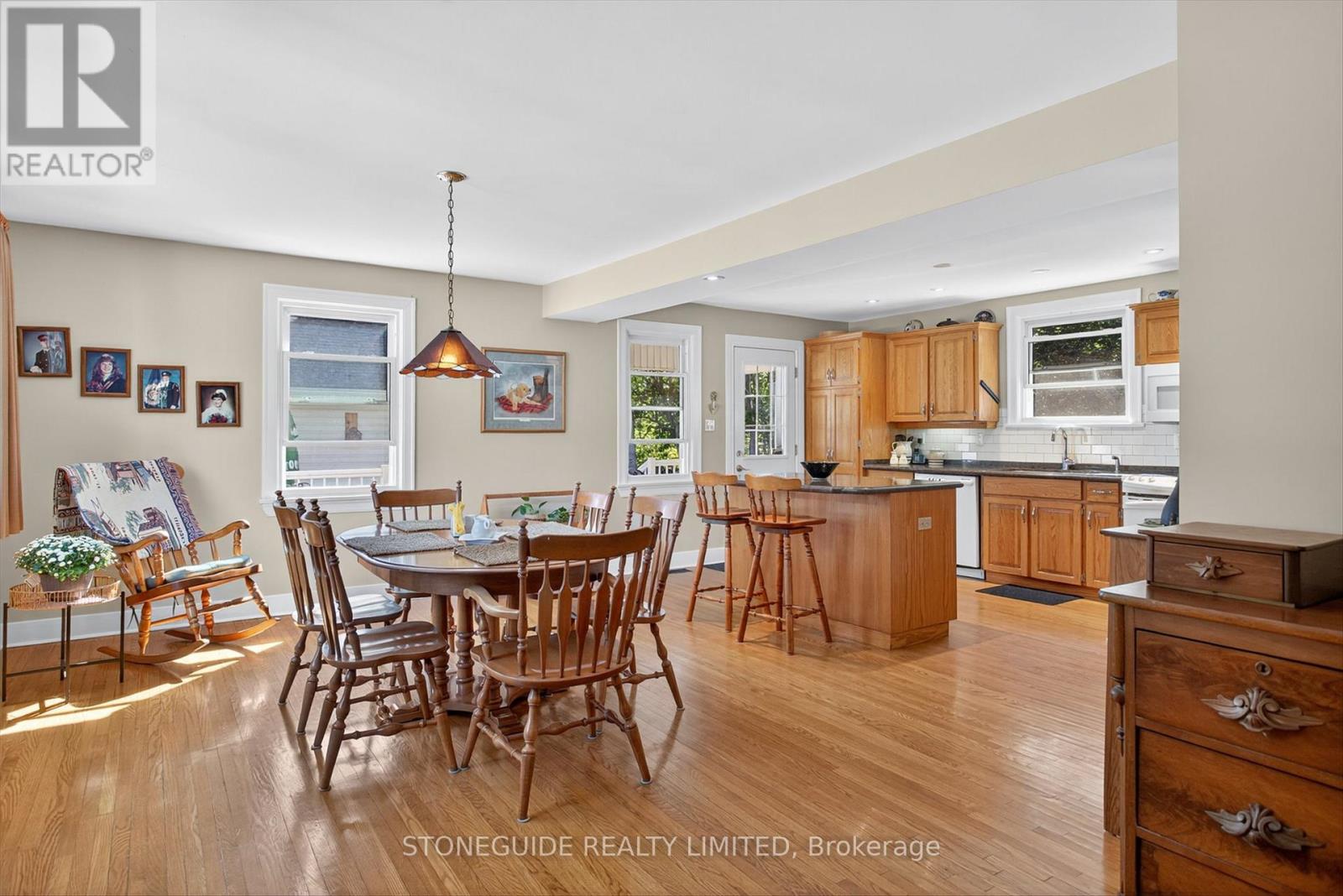 239 Rogers Street, Peterborough (Ashburnham Ward 4), Ontario  K9H 1W2 - Photo 8 - X12437616