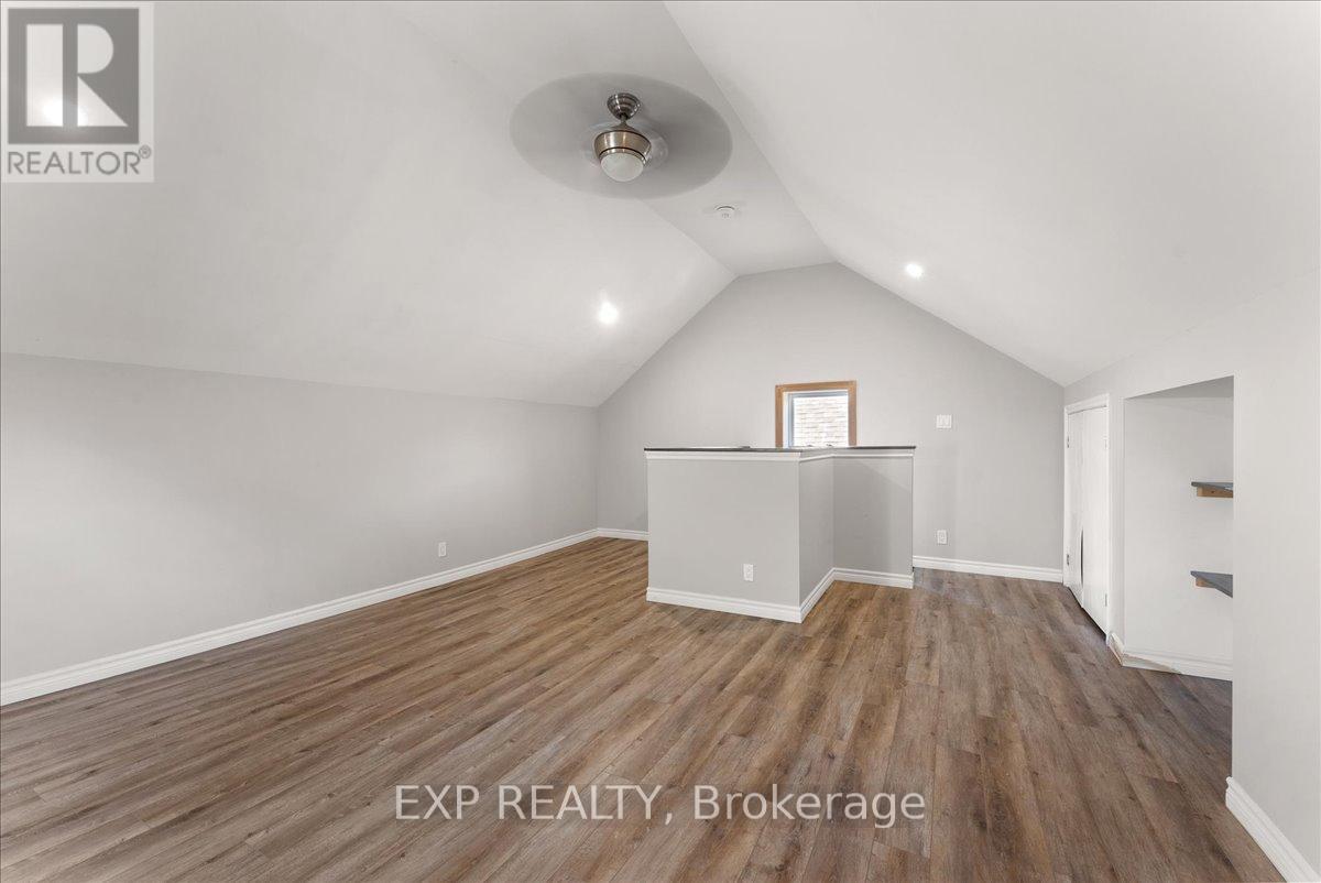 468 Charlotte Street, Peterborough (Town Ward 3), Ontario  K9J 2W3 - Photo 31 - X12437633