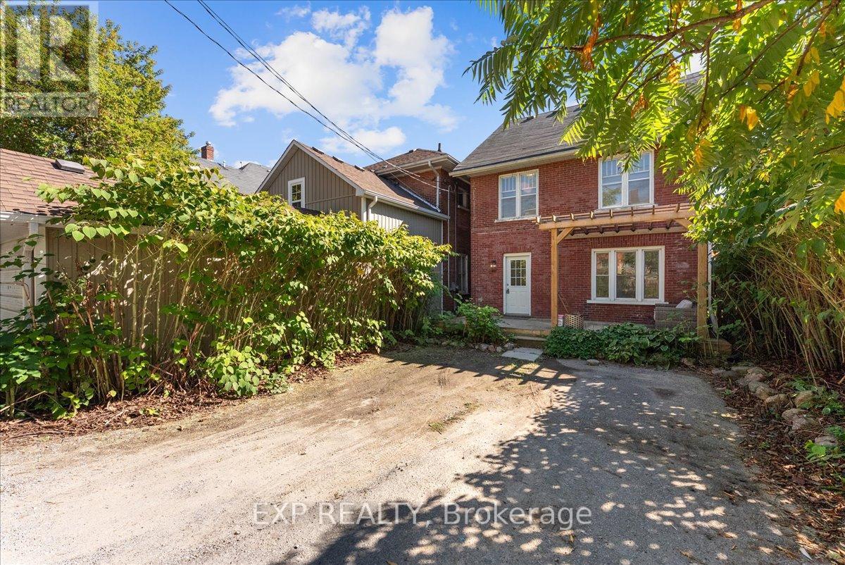 468 Charlotte Street, Peterborough (Town Ward 3), Ontario  K9J 2W3 - Photo 36 - X12437633