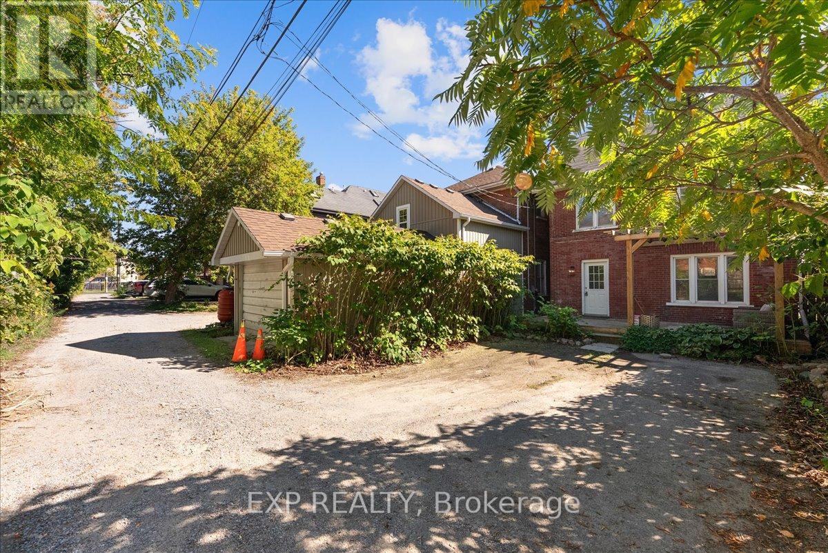 468 Charlotte Street, Peterborough (Town Ward 3), Ontario  K9J 2W3 - Photo 37 - X12437633