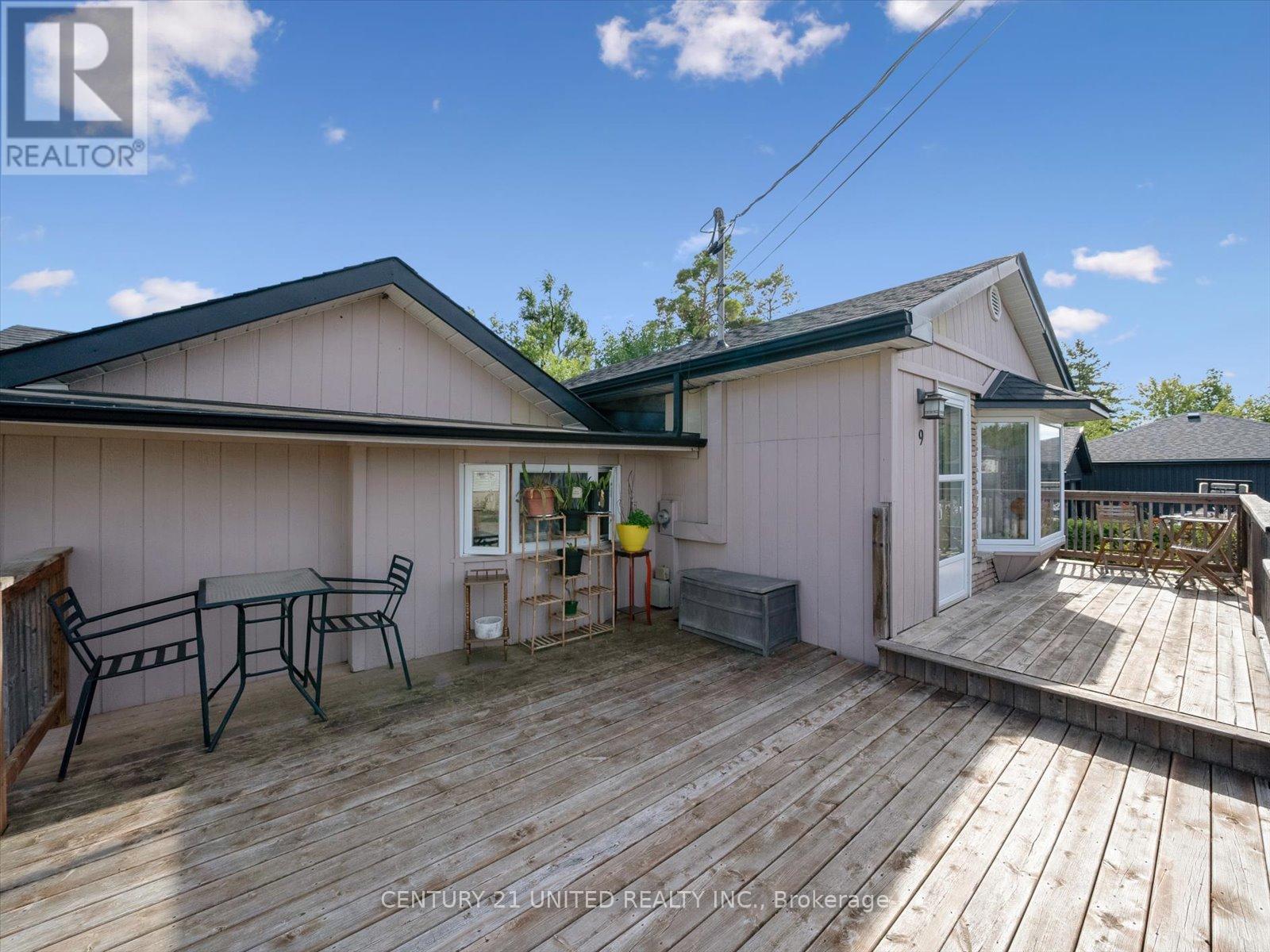 9 Beverly Street, Kawartha Lakes (Lindsay), Ontario  K9V 4Y8 - Photo 8 - X12437747