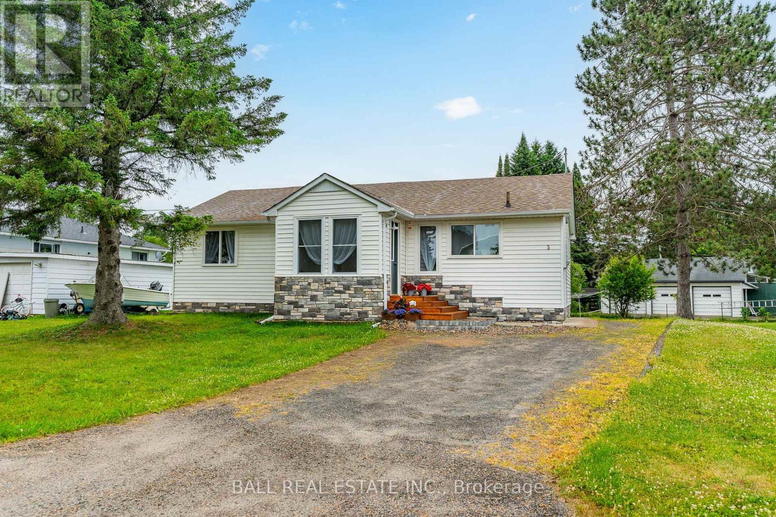 3 Larch Street, Highlands East (Bicroft Ward), Ontario  K0L 1M0 - Photo 2 - X12437933