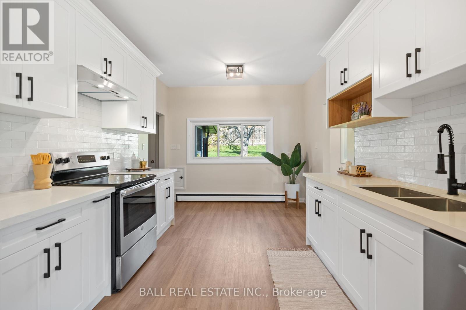 450 Rosedale Avenue, Peterborough (Town Ward 3), Ontario  K9J 6J1 - Photo 10 - X12438045