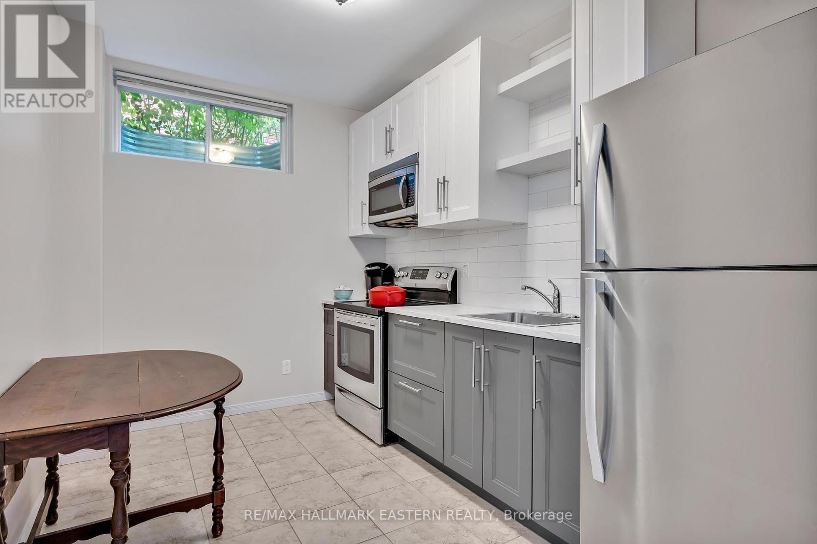 1787 Waddell Avenue, Peterborough (Otonabee Ward 1), Ontario  K9K 2G5 - Photo 10 - X12438122