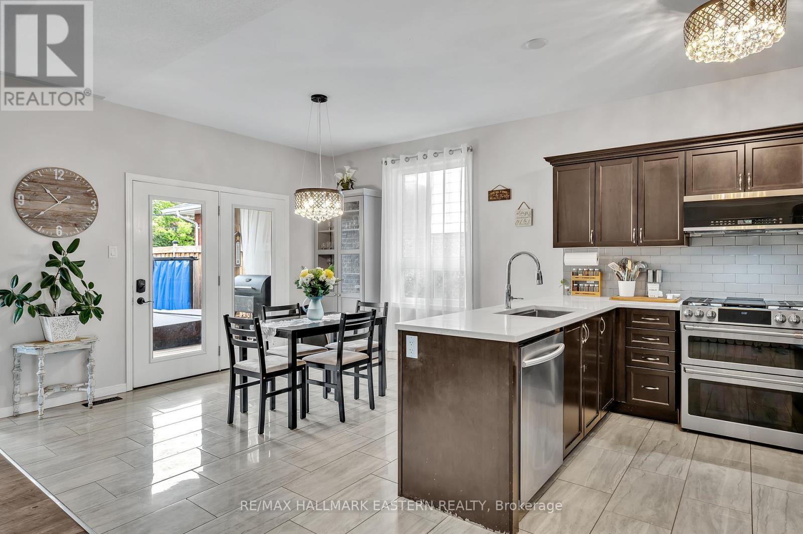 1787 Waddell Avenue, Peterborough (Otonabee Ward 1), Ontario  K9K 2G5 - Photo 19 - X12438122