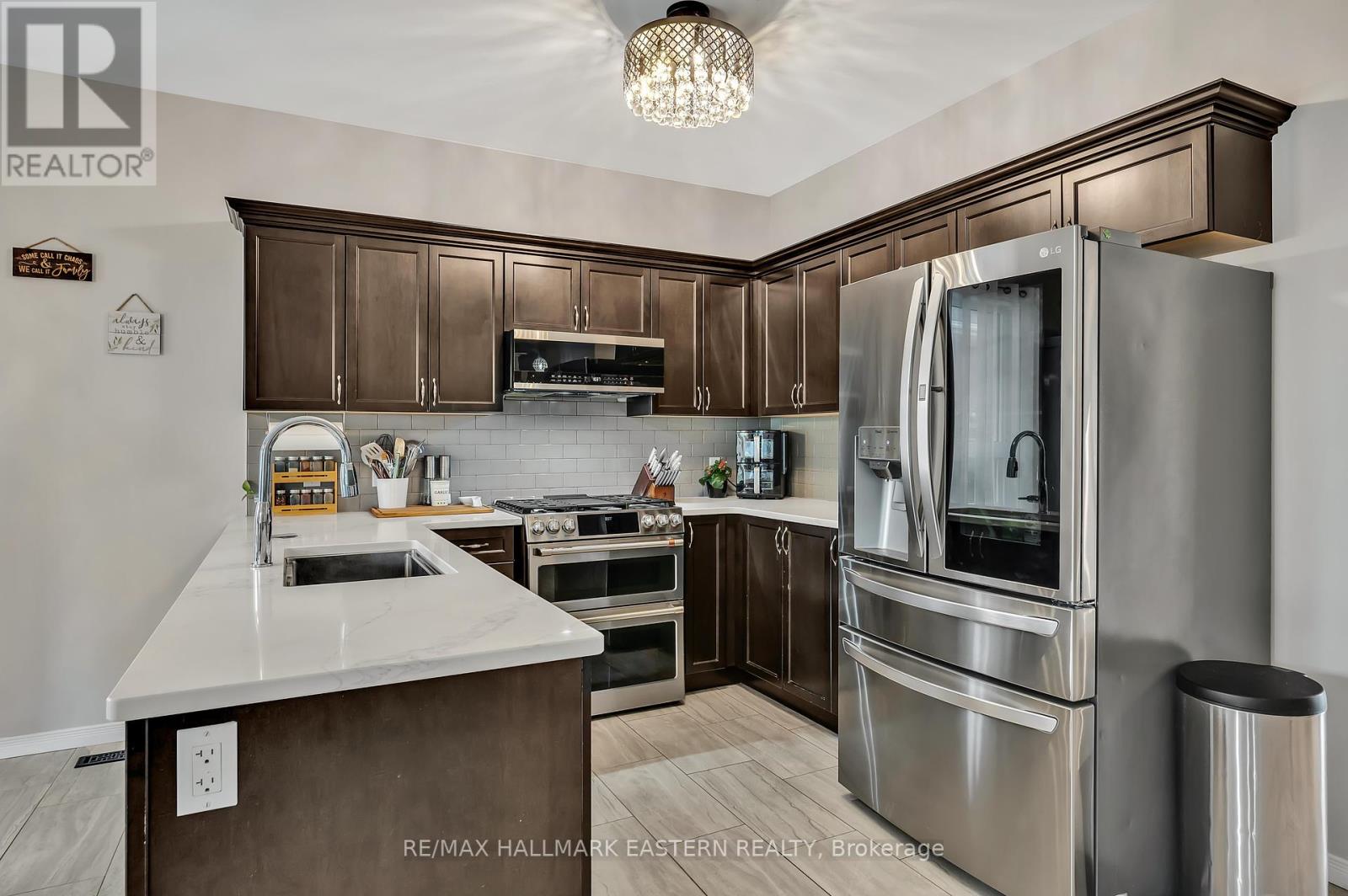 1787 Waddell Avenue, Peterborough (Otonabee Ward 1), Ontario  K9K 2G5 - Photo 21 - X12438122