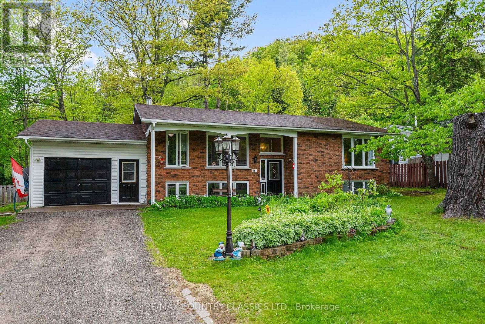 351 Chemaushgon Road, Bancroft (Bancroft Ward), Ontario  K0L 1C0 - Photo 1 - X12438320