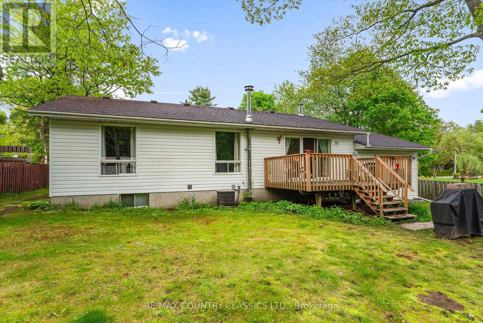 351 Chemaushgon Road, Bancroft (Bancroft Ward), Ontario  K0L 1C0 - Photo 15 - X12438320