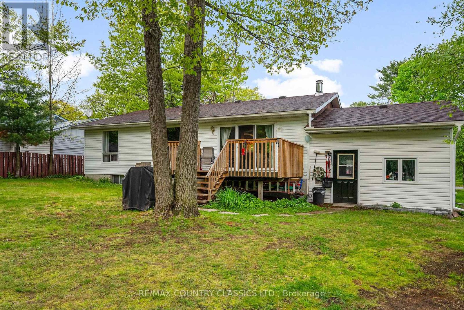 351 Chemaushgon Road, Bancroft (Bancroft Ward), Ontario  K0L 1C0 - Photo 18 - X12438320