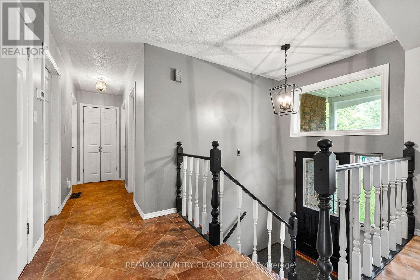 351 Chemaushgon Road, Bancroft (Bancroft Ward), Ontario  K0L 1C0 - Photo 38 - X12438320