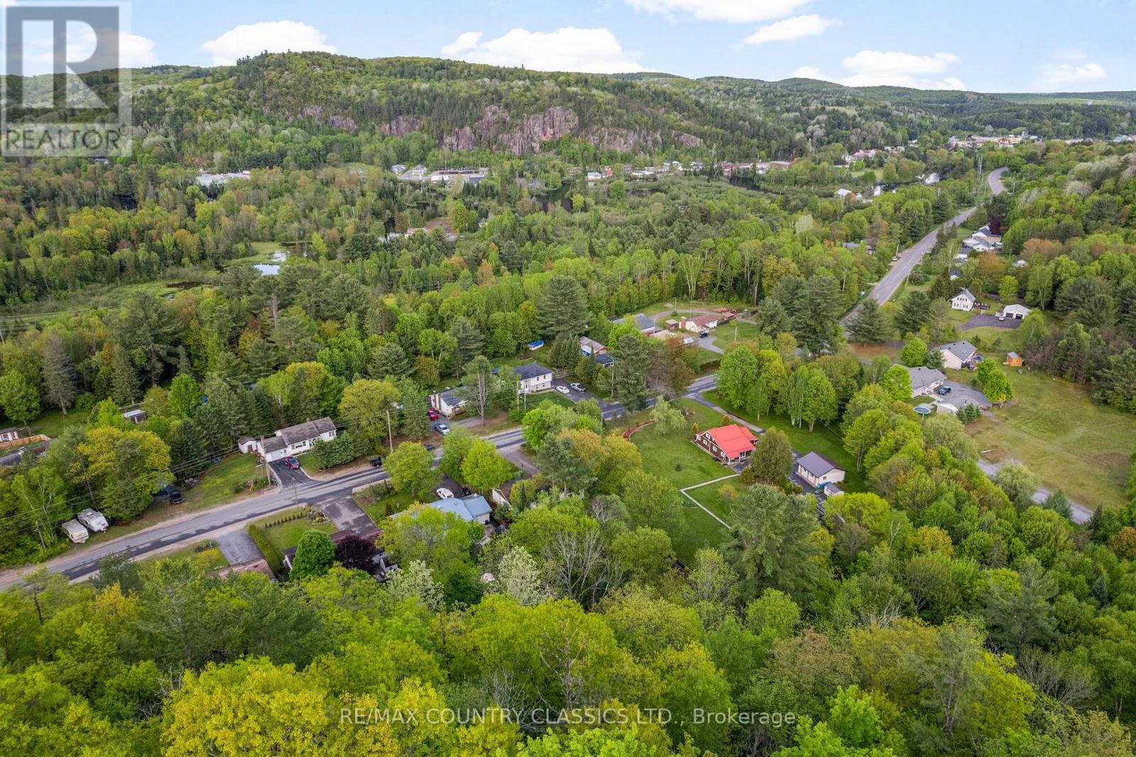 351 Chemaushgon Road, Bancroft (Bancroft Ward), Ontario  K0L 1C0 - Photo 5 - X12438320