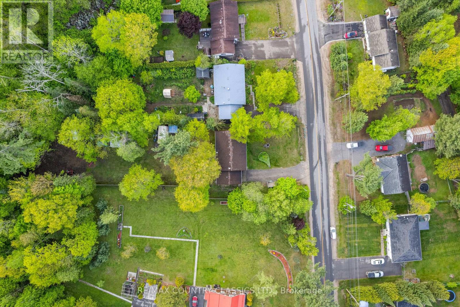 351 Chemaushgon Road, Bancroft (Bancroft Ward), Ontario  K0L 1C0 - Photo 8 - X12438320