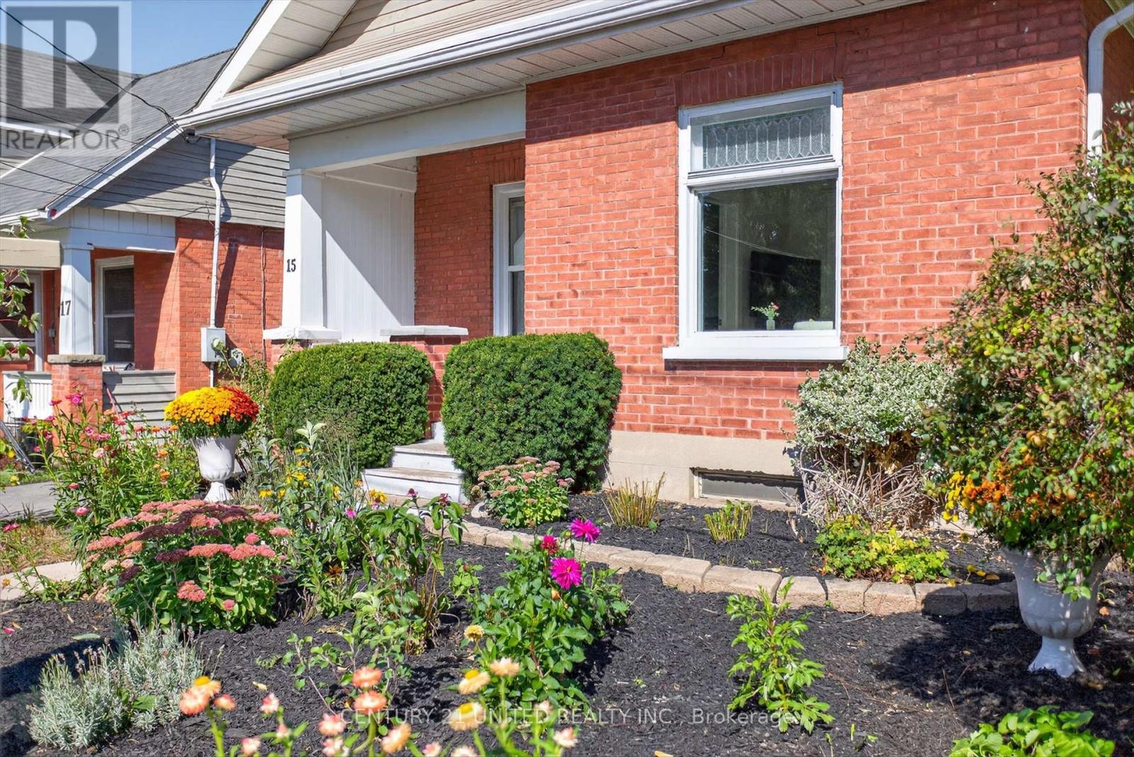 15 Moir Street, Peterborough (Ashburnham Ward 4), Ontario  K9H 1S4 - Photo 3 - X12438365