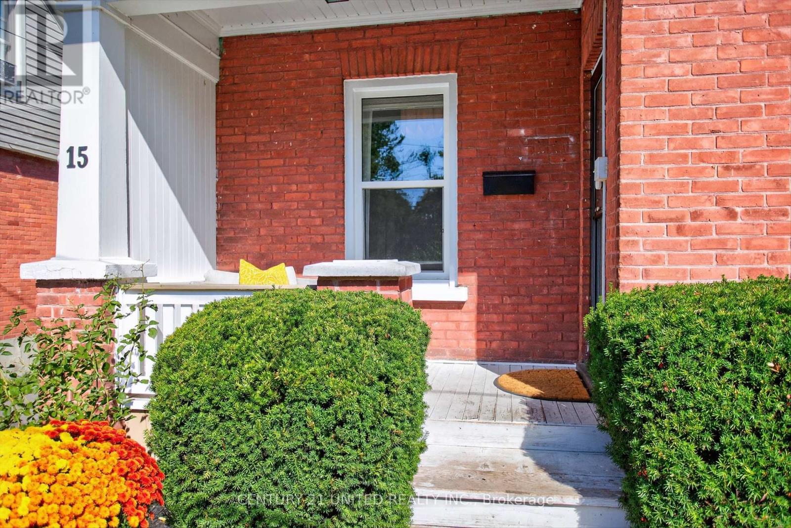 15 Moir Street, Peterborough (Ashburnham Ward 4), Ontario  K9H 1S4 - Photo 4 - X12438365