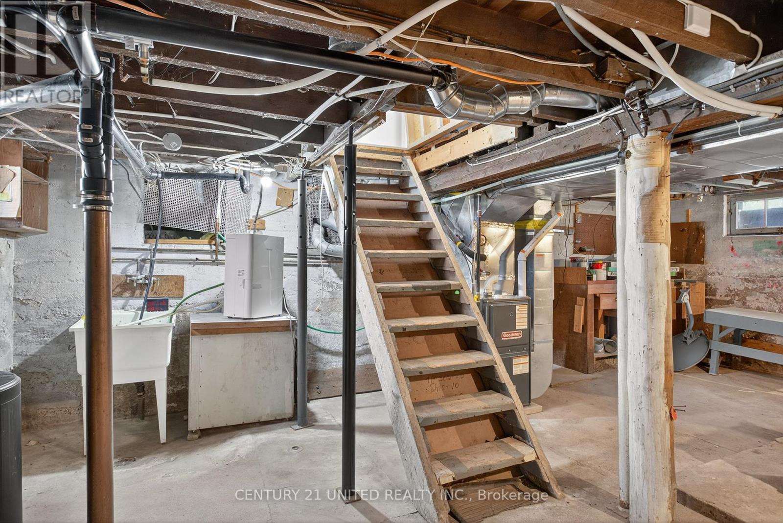 15 Moir Street, Peterborough (Ashburnham Ward 4), Ontario  K9H 1S4 - Photo 42 - X12438365