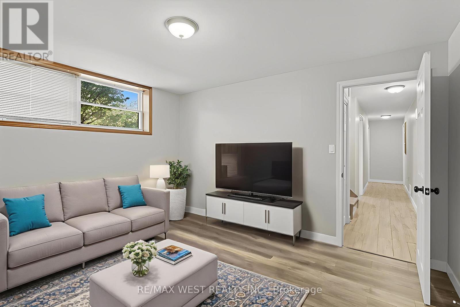 816 Brealey Drive, Peterborough (Otonabee Ward 1), Ontario  K9K 2M8 - Photo 10 - X12438620
