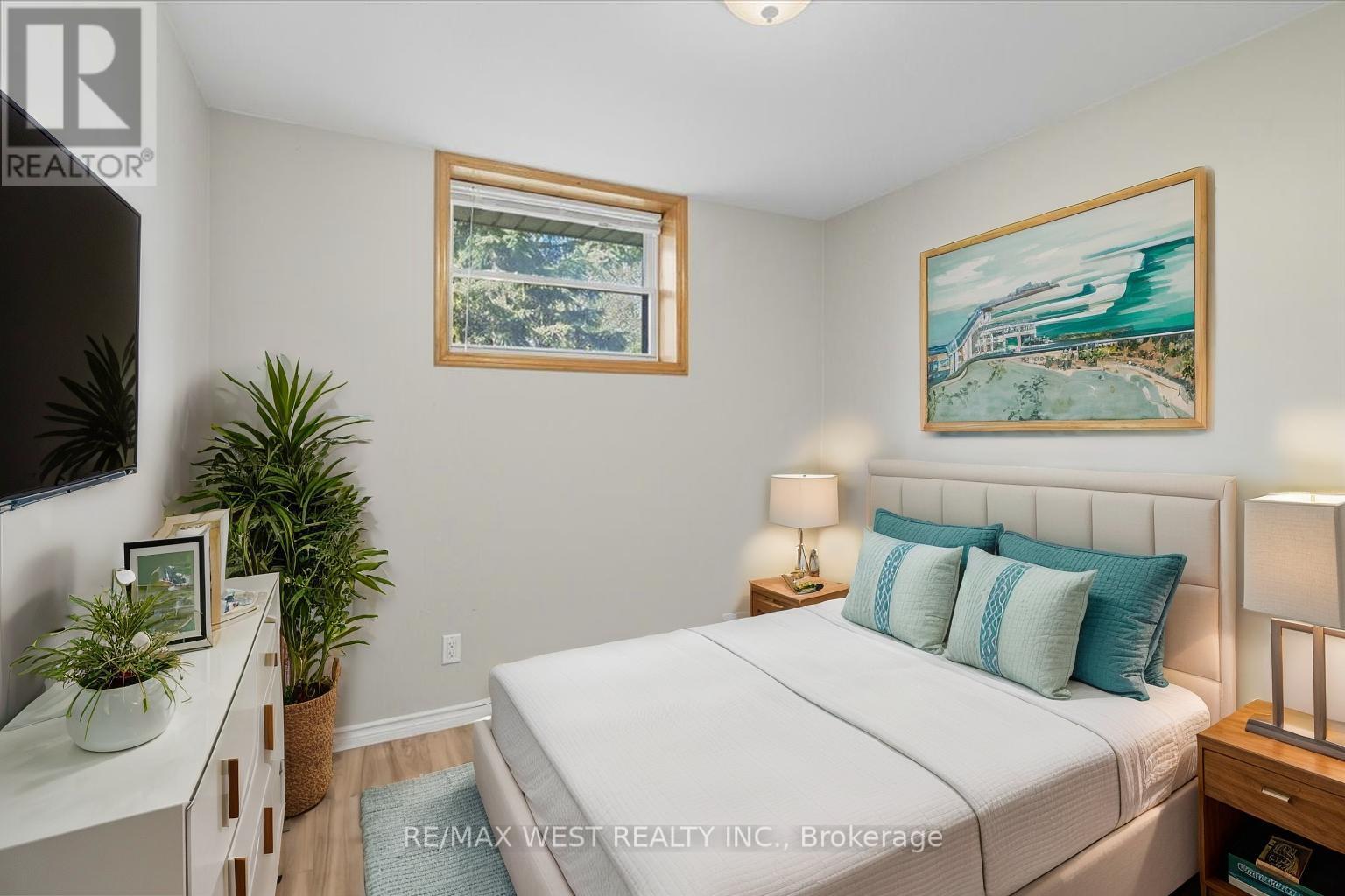 816 Brealey Drive, Peterborough (Otonabee Ward 1), Ontario  K9K 2M8 - Photo 14 - X12438620