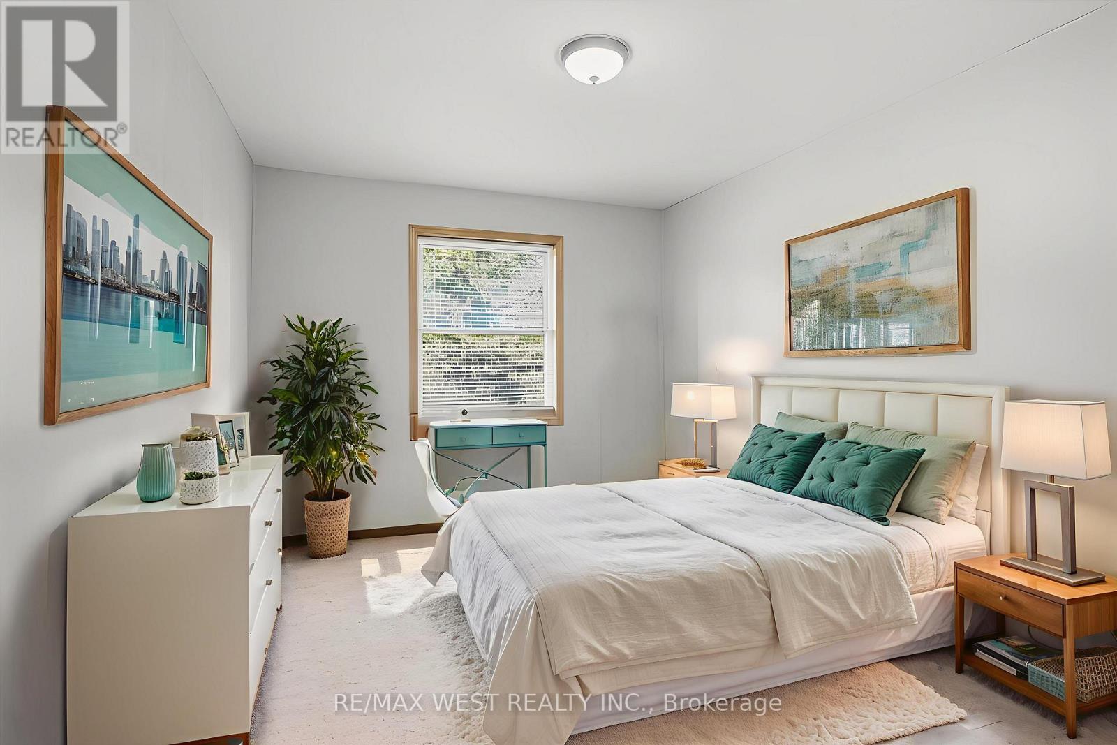816 Brealey Drive, Peterborough (Otonabee Ward 1), Ontario  K9K 2M8 - Photo 7 - X12438620
