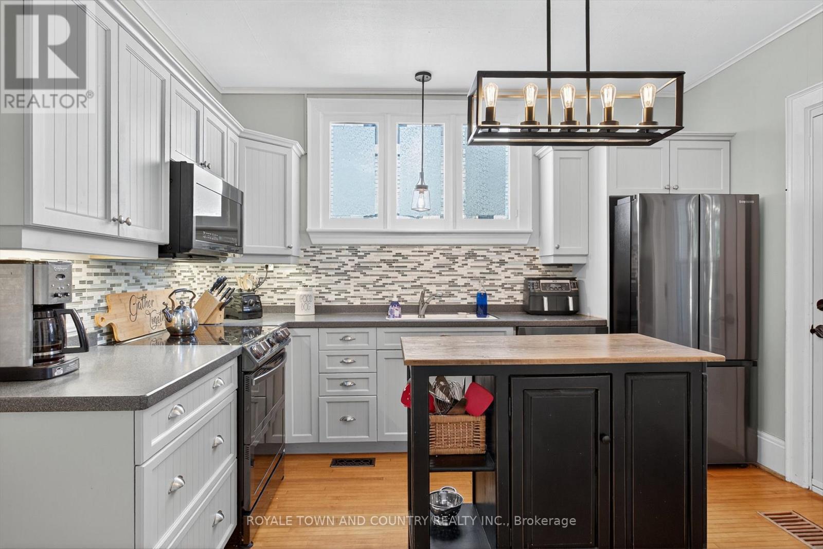 76 Wellington Street, Kawartha Lakes (Lindsay), Ontario  K9V 3N9 - Photo 12 - X12439326