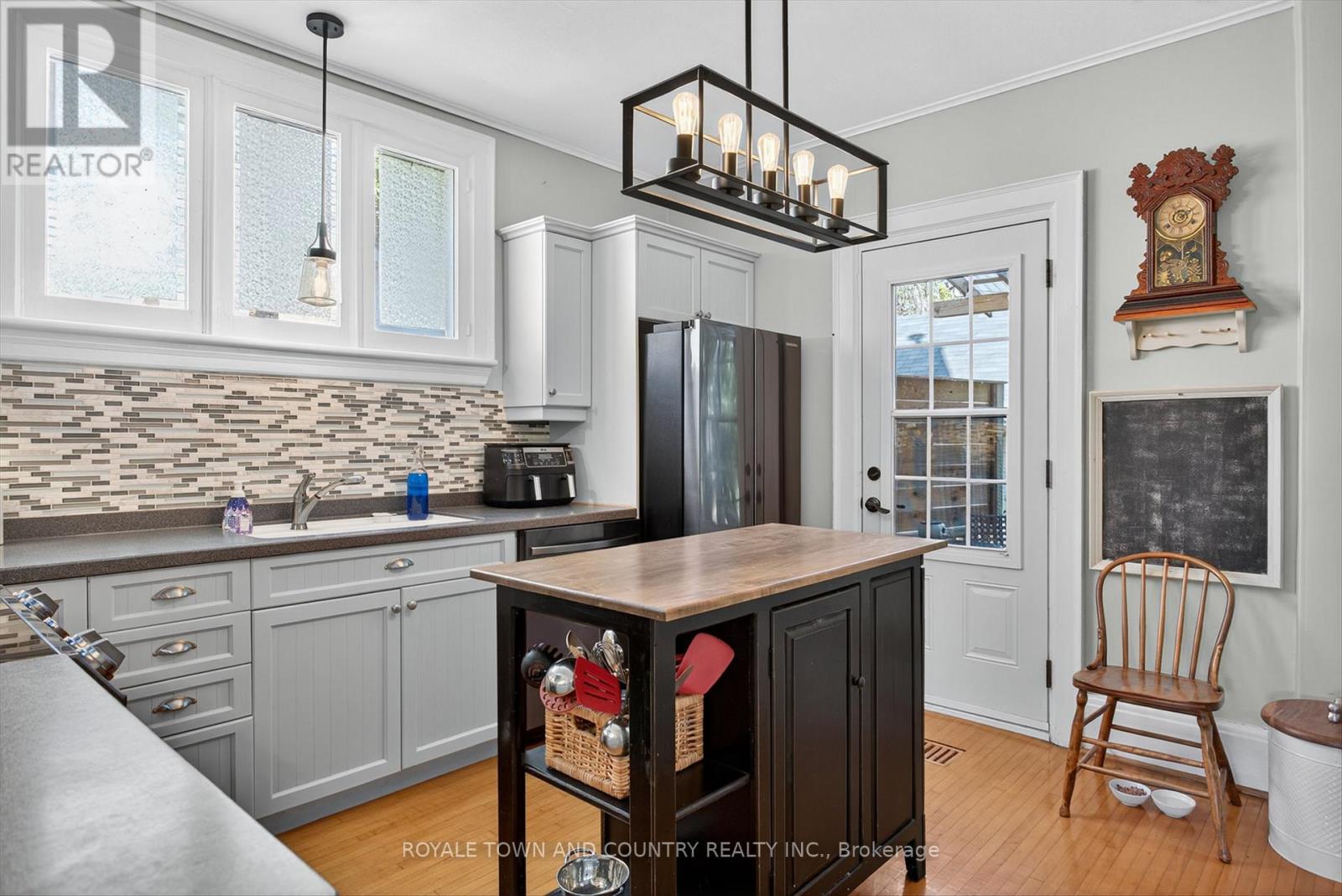 76 Wellington Street, Kawartha Lakes (Lindsay), Ontario  K9V 3N9 - Photo 13 - X12439326