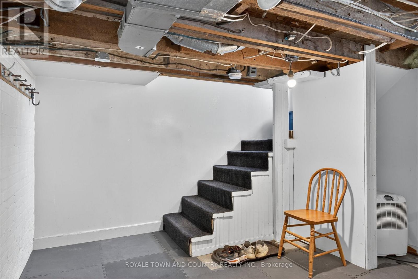 76 Wellington Street, Kawartha Lakes (Lindsay), Ontario  K9V 3N9 - Photo 34 - X12439326