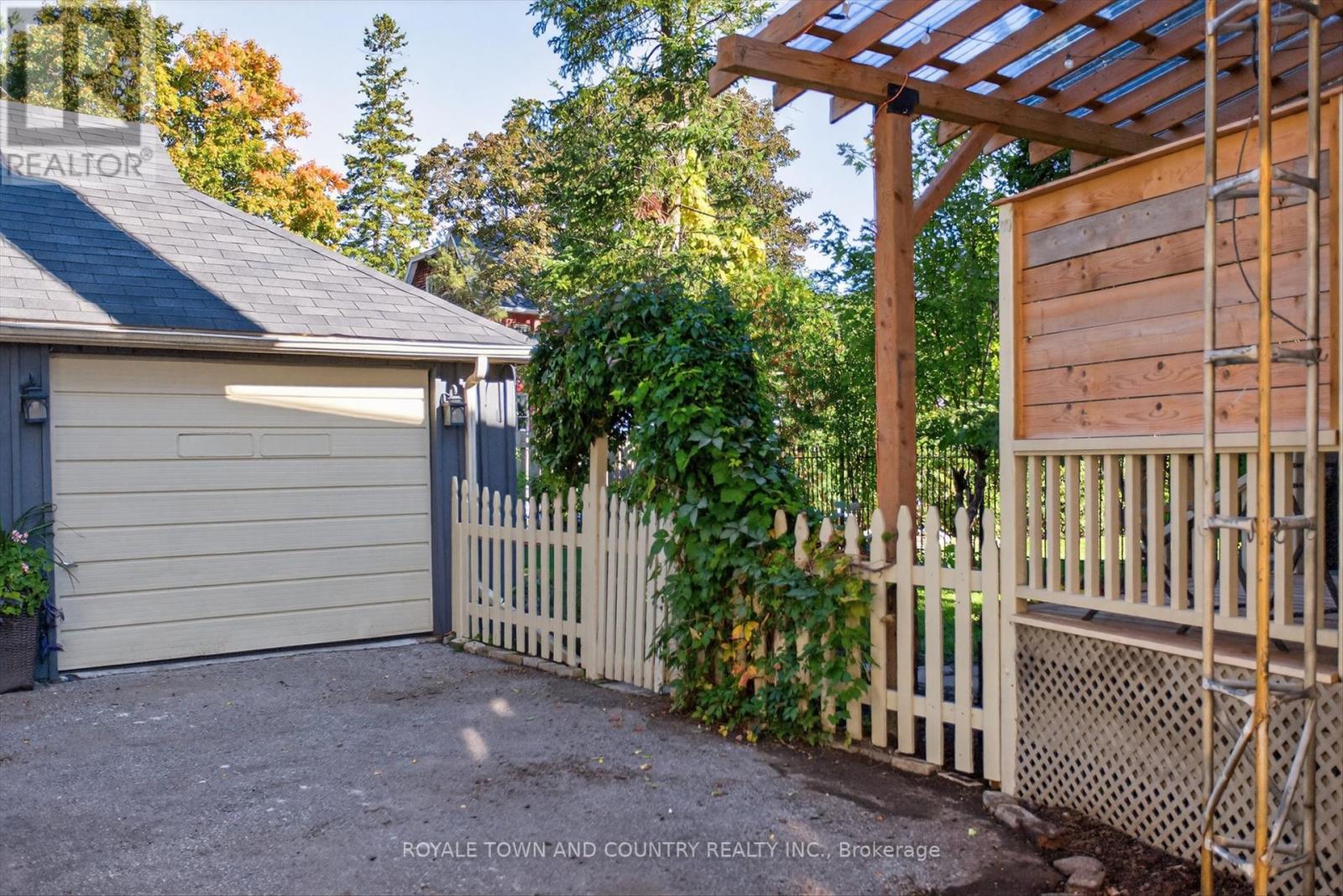 76 Wellington Street, Kawartha Lakes (Lindsay), Ontario  K9V 3N9 - Photo 39 - X12439326