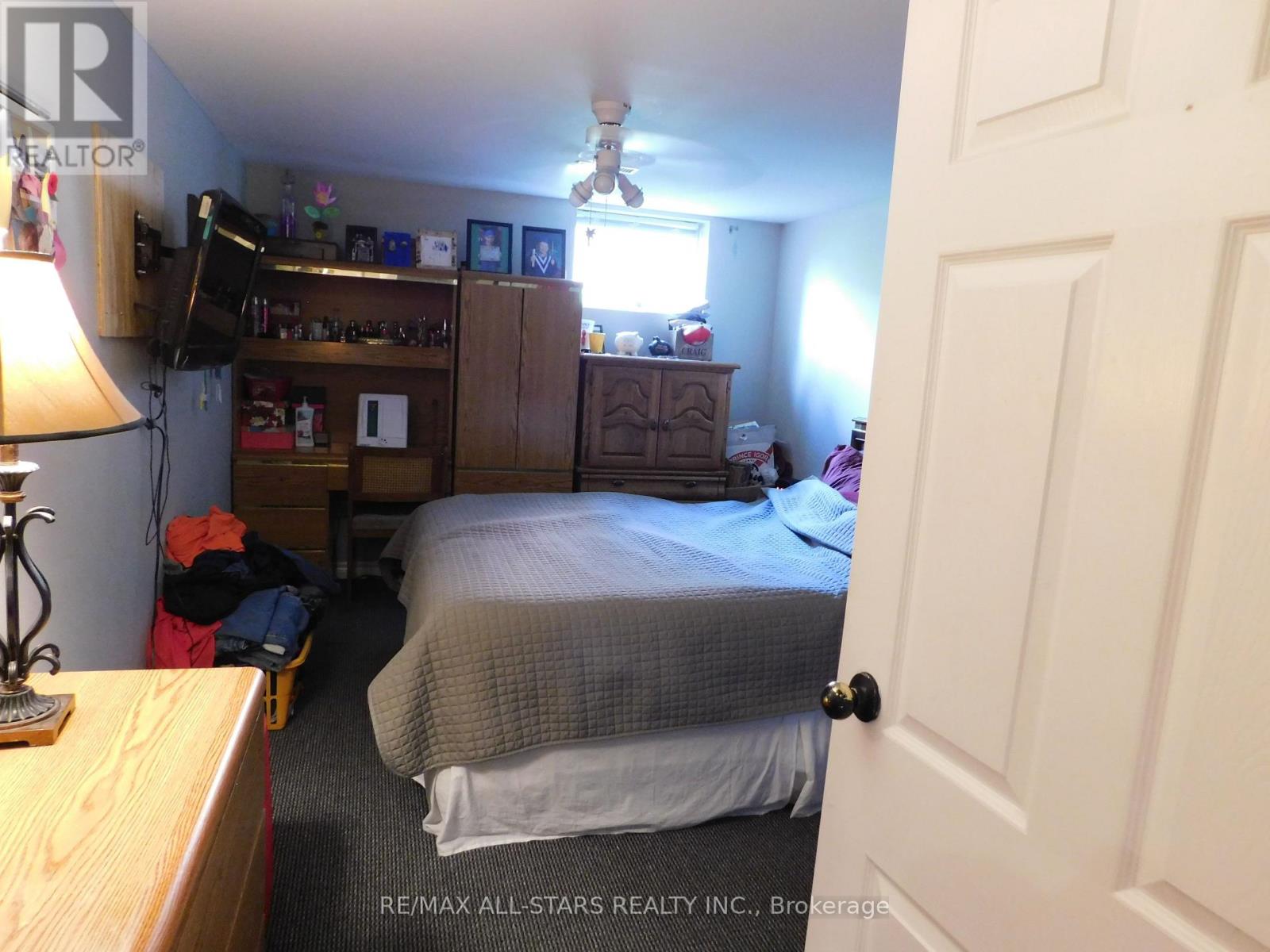Lower - 232 Angeline Street N, Kawartha Lakes (Lindsay), Ontario  K9V 5E9 - Photo 13 - X12439304