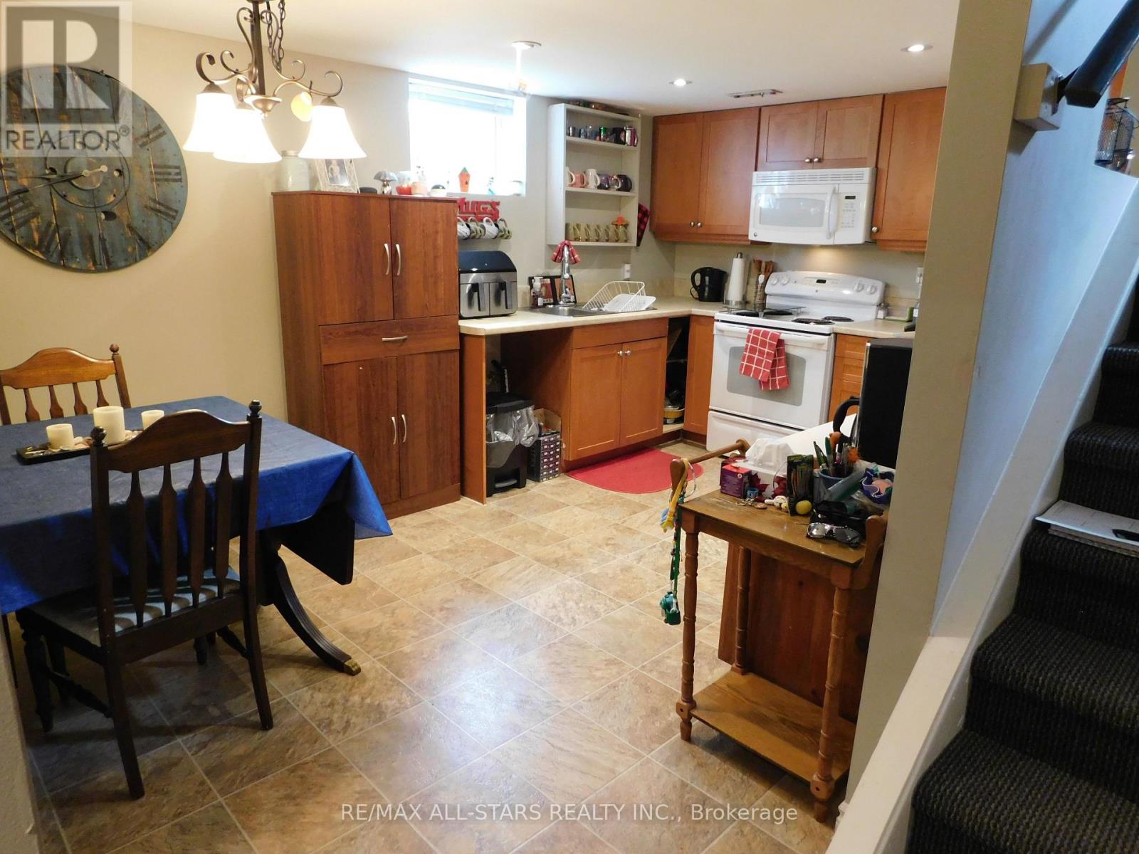 Lower - 232 Angeline Street N, Kawartha Lakes (Lindsay), Ontario  K9V 5E9 - Photo 5 - X12439304