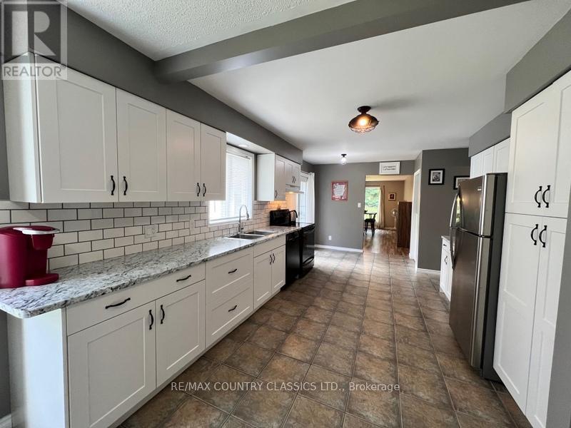 76 York River Drive, Bancroft (Bancroft Ward), Ontario  K0L 1C0 - Photo 11 - X12439369