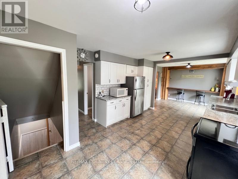 76 York River Drive, Bancroft (Bancroft Ward), Ontario  K0L 1C0 - Photo 12 - X12439369