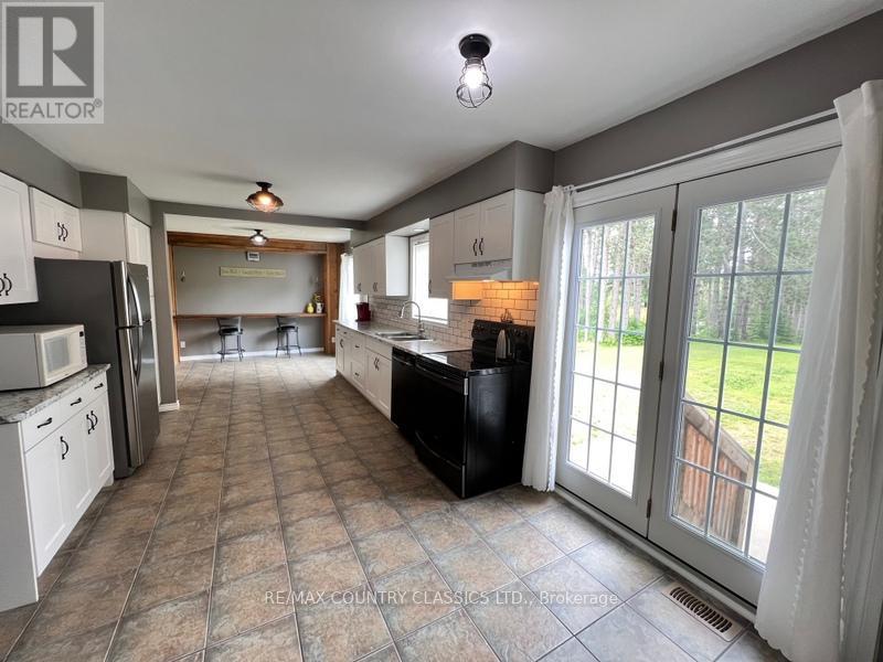 76 York River Drive, Bancroft (Bancroft Ward), Ontario  K0L 1C0 - Photo 13 - X12439369