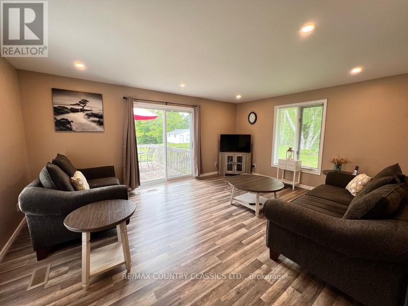 76 York River Drive, Bancroft (Bancroft Ward), Ontario  K0L 1C0 - Photo 16 - X12439369