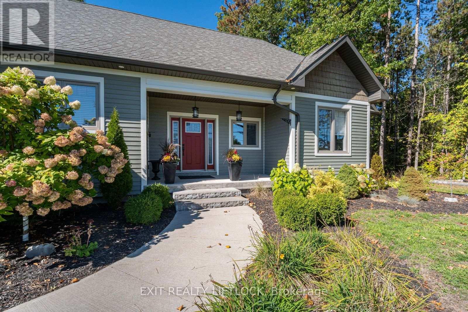 404 County Road 4, Douro-Dummer, Ontario  K9J 6Y1 - Photo 4 - X12439406